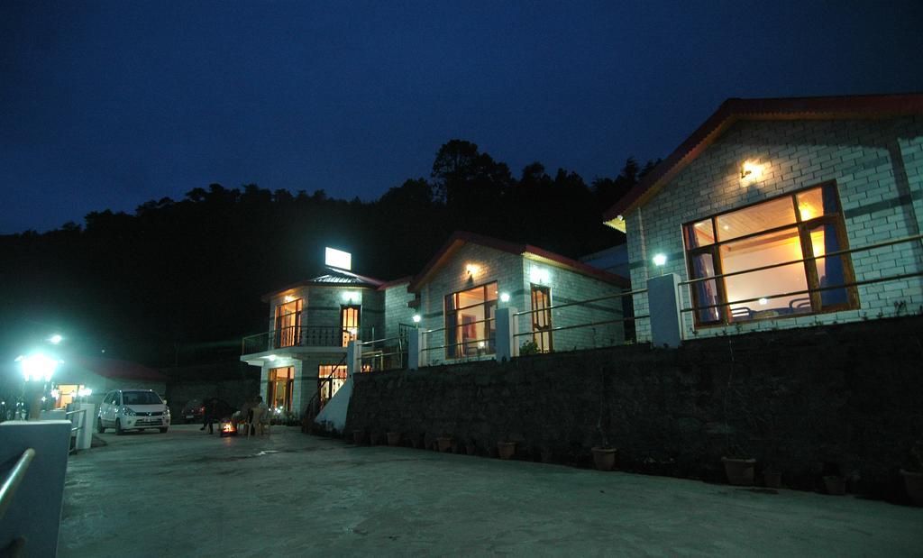 Village Live In Resort Chail Eksteriør bilde